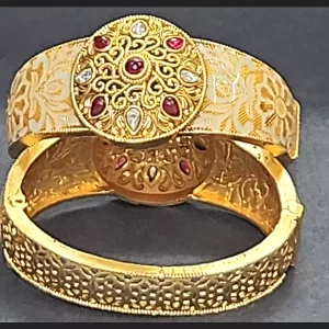 BANGLES