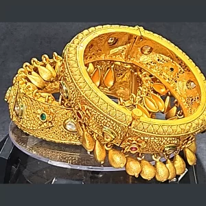 ANTIQUE BANGLE