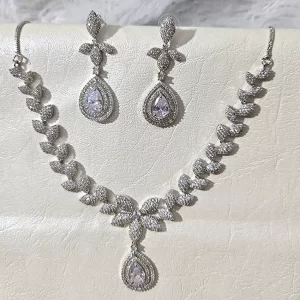 DIAMONND NECKLACE