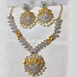 GOLDEN NECKLACE