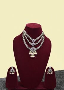 Home 19 GOLDEN NECKLACE