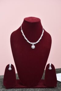 Home 18 PINK NECKLACE