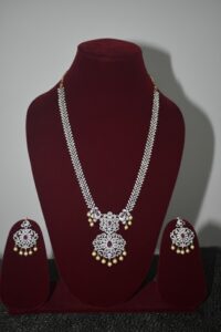 Home 17 SILVER NECKLACE